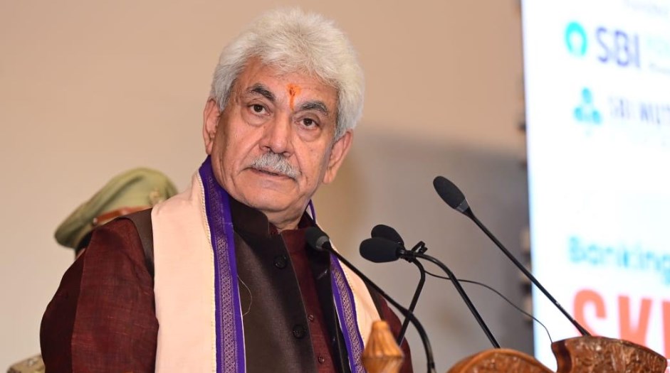 Now, Guv Malik dares Rahul Gandhi to visit Kashmir