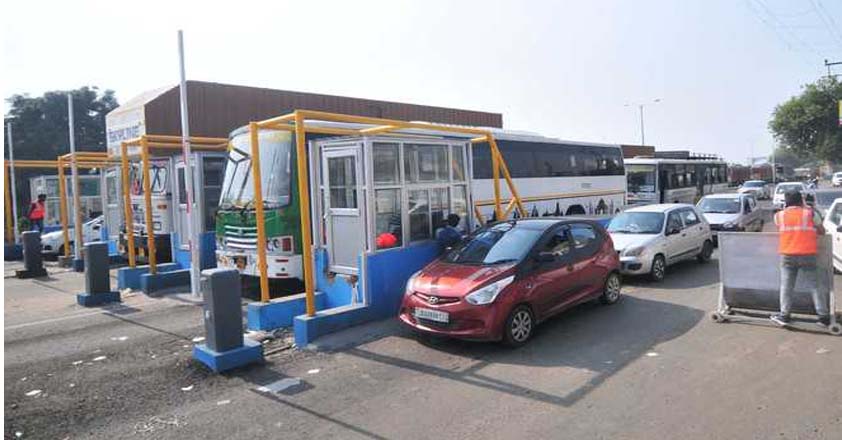 Transporters call off strike, Div Comm assures reduction in Toll tax at Sarore