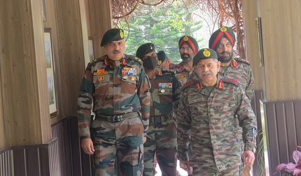 Amarnath Yatra: Army commander Lt Gen Dwivedi reviews security situation