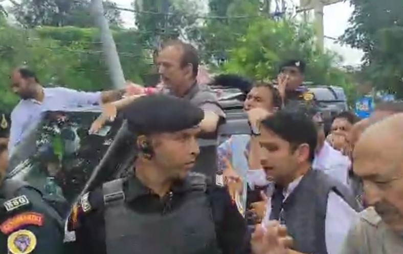 Gulam Nabi Azad reaches Jammu ,for his first rally after quitting Congress party
