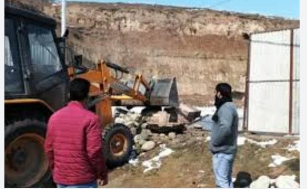 District Admin Srinagar tightens noose around encroached State Land in the District