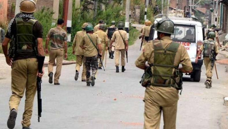J&K : Two Lashkar-e-Taiba terror associates arrested, arms and ammunition recovered