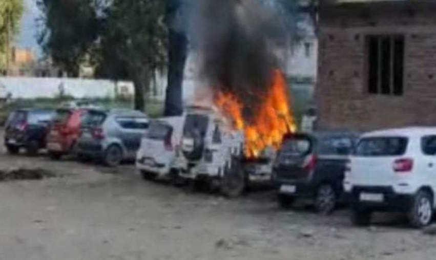 Man held after setting ablaze two parked vehicles in Surankote Poonch