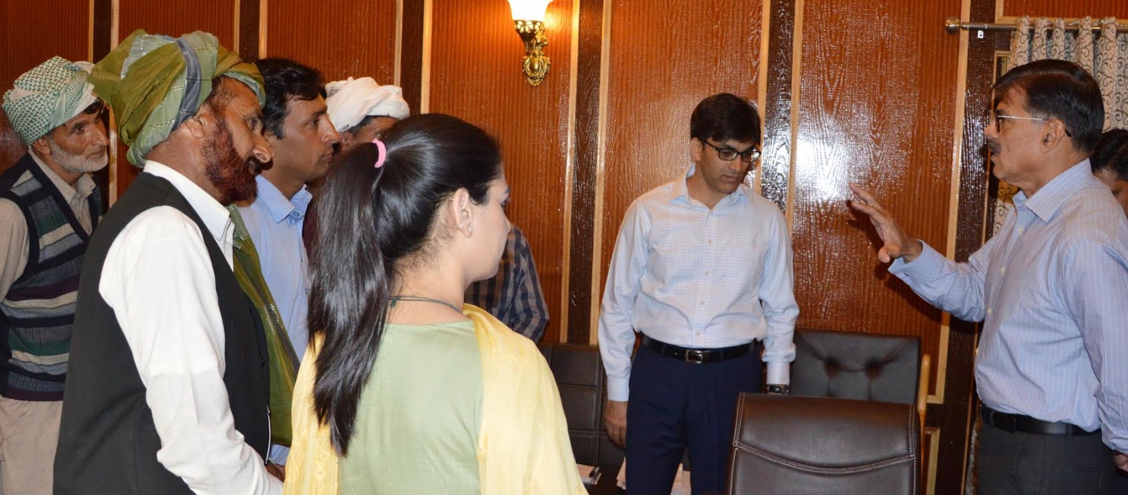 Advisor Kumar holds public hearing camp at Srinagar