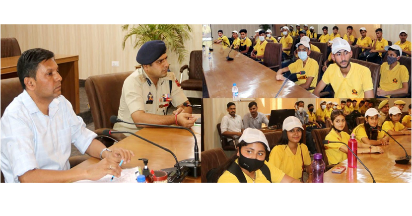 ADGP Jammu interacts with Bharat Darshan Tour Students of Jammu district