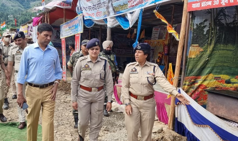 ADGP Jammu visits Yatra transit camp Lamber Ramban, takes stock of security arrangements