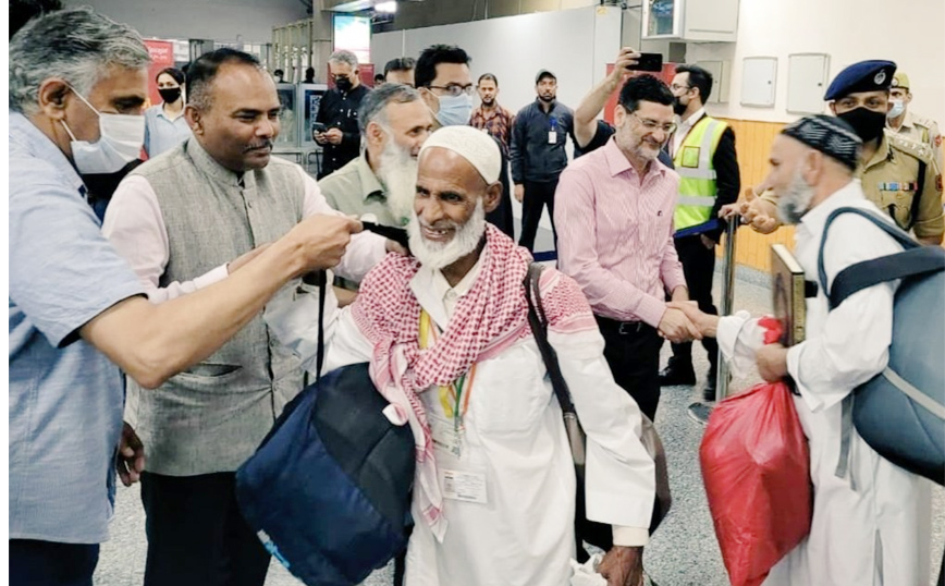 First batch of 145 J&K pilgrims return from Saudi Arabia after performing Hajj 2022