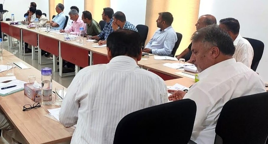Pr. Secy reviews progress on collaboration between SDD and IIM Jammu for development of Skill institutes across J&K