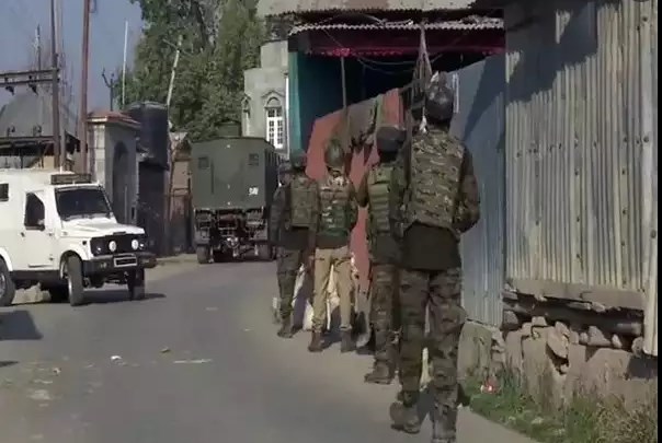 J&K: Non-Local Manager Escapes Terrorist Attack In Baramulla
