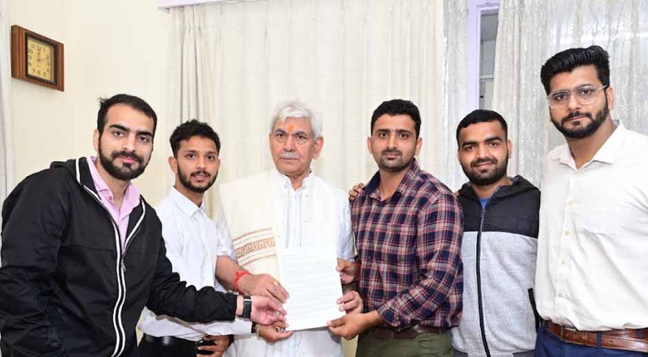  JKSSB Aspirants call on Lt Governor