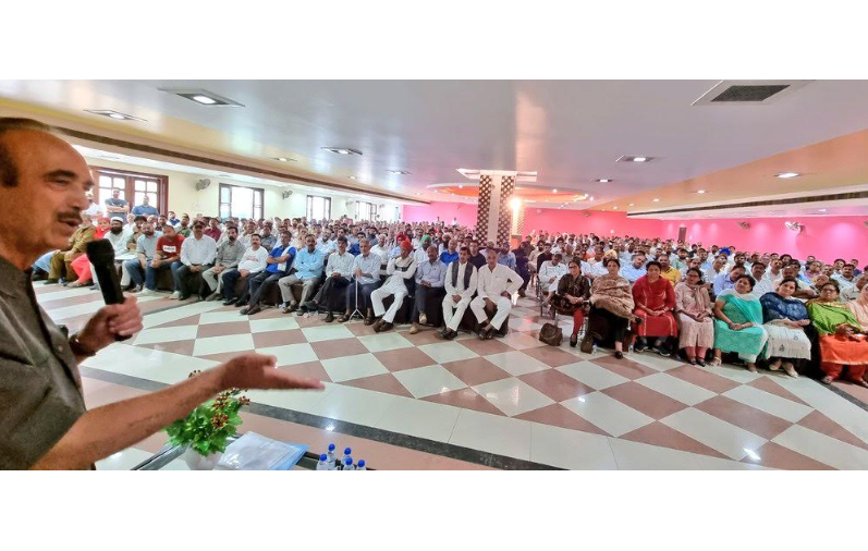 Azad asks DAP leaders to launch mass contact programme
