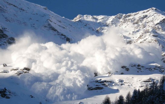 JKDMA issues avalanche warning for 4 Kashmir districts