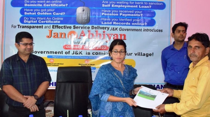 DC Jammu participates in Jan Abhiyan programs; asks officers to encourage people to avail online services 