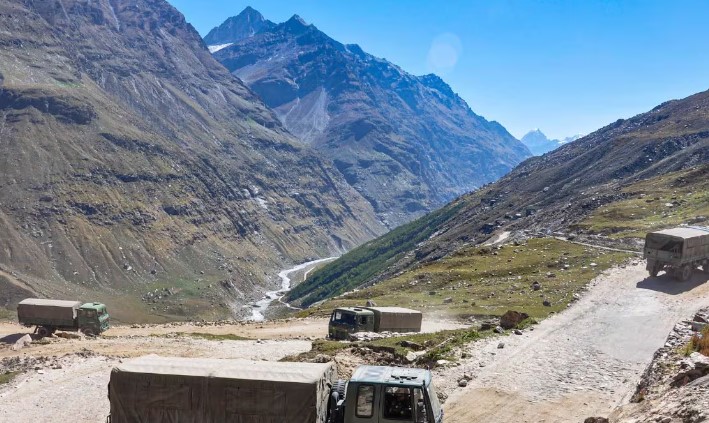 Two soldiers injured after tree falls on moving army truck in Ramban