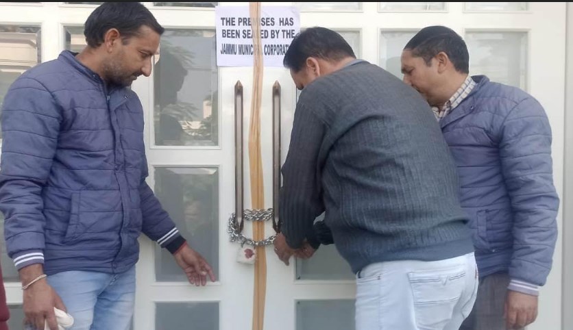 JMC seals Jewellery Showroom at Channi Himmat