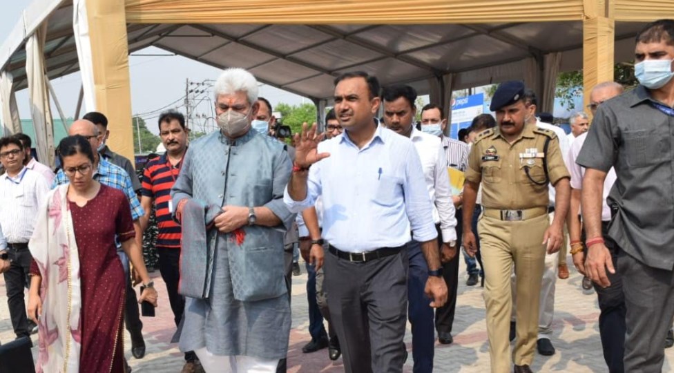 Lt Governor visits Bhagwati Nagar Yatri Niwas, reviews arrangements for Shri Amarnath Ji Yatra pilgrims