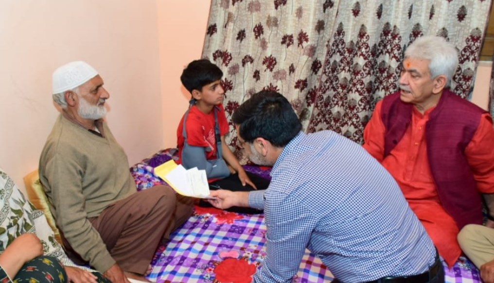 LG Sinha visits family of slain TV artist Amreen Bhat in Budgam