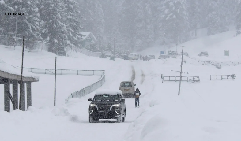 J&K: Higher reaches receive fresh snowfall