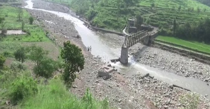 J&K: Heavy rain, flash floods damage foot-over bridge in Rajouri