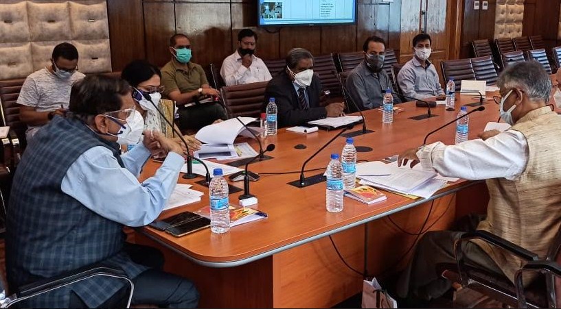 Advisor Bhatnagar reviews progress on implementation of NEP-2020 in HED