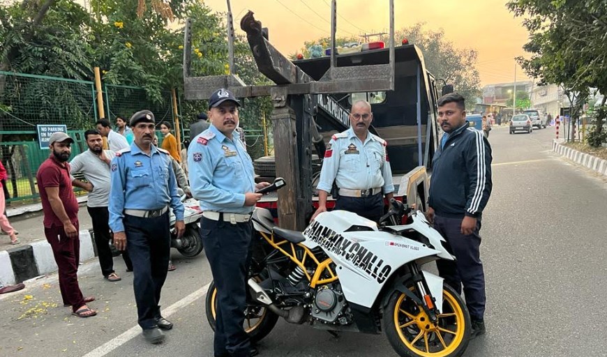 Traffic Police City Jammu Again Cracked on Stunt Bikers, Seized during performing Stunts