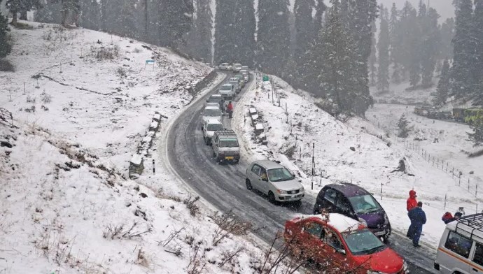 Weather likely to be cloudy, chances of snowfall in JK: MeT