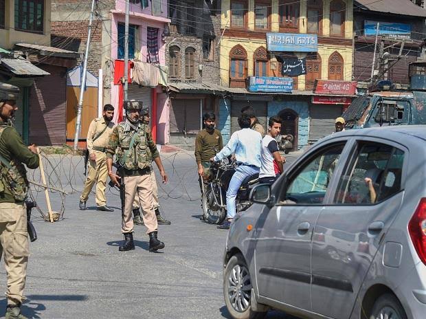SC to pronounce Verdict on pleas challenging Curbs, Internet Blockade in J&K on Friday