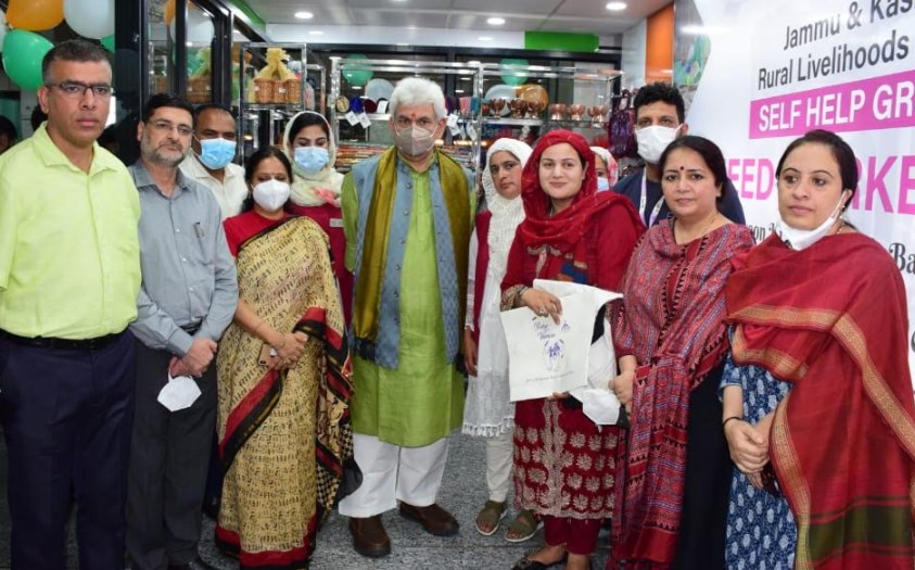 Lt Governor inaugurates "UMEED Market Place" under AAI’s AVSAR Scheme at Srinagar airport
