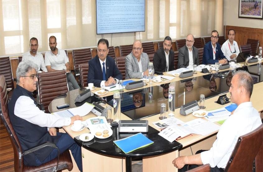 CS reviews business performance of J&K Bank