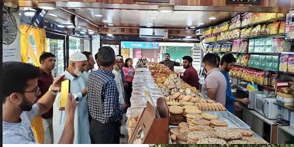 District Admin Srinagar intensifies Market checking across City ahead of Eid-ul-Adha