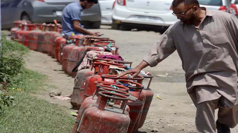 Kashmir authorities dismiss rumours about LPG stock building