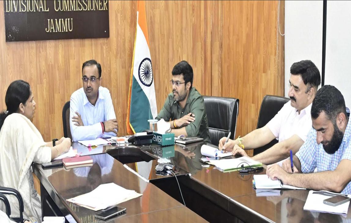 Div Com reviews implementation of National Clean Air Program in Jammu City