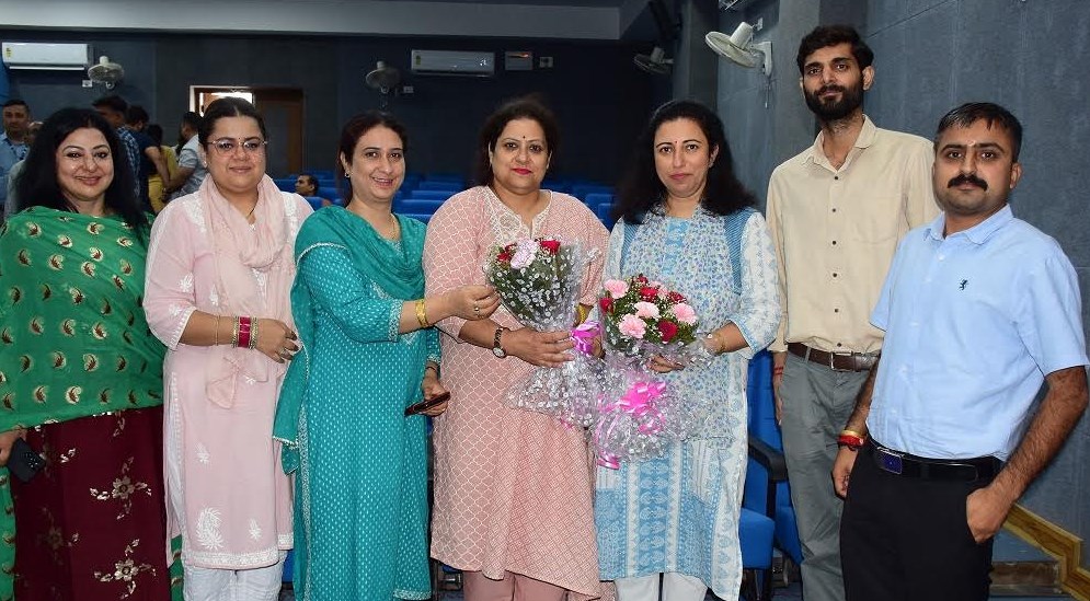 DIPR Jammu accords warm farewell to outgoing JDI Namrita Dogra, welcomes Sapna Kotwal as new Head