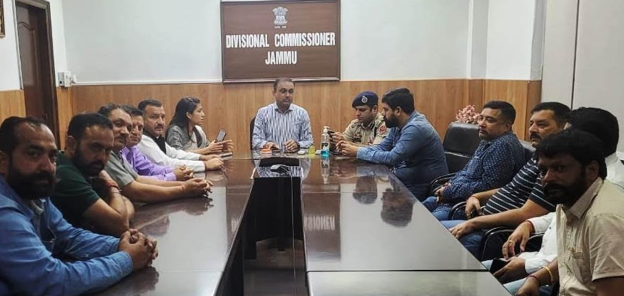 Yuva Rajput Sabha calls on Div Com Jammu