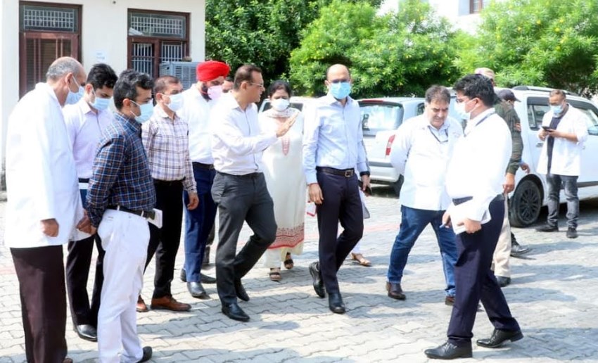 Secretary H&ME visits Psychiatric Hospital Jammu, reviews functioning