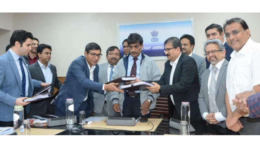 CS oversees MoU signing for operation of 200 E-buses in capital cities
