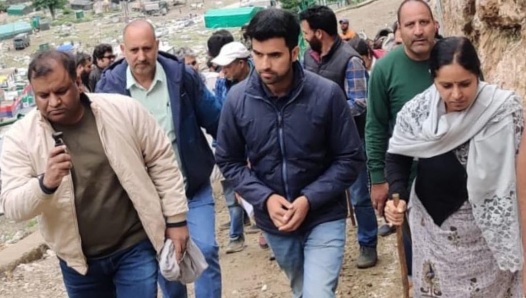 Comm Secry RDD visits Baltal; Takes stock of sanitation arrangements in view of upcoming SANJY-2022