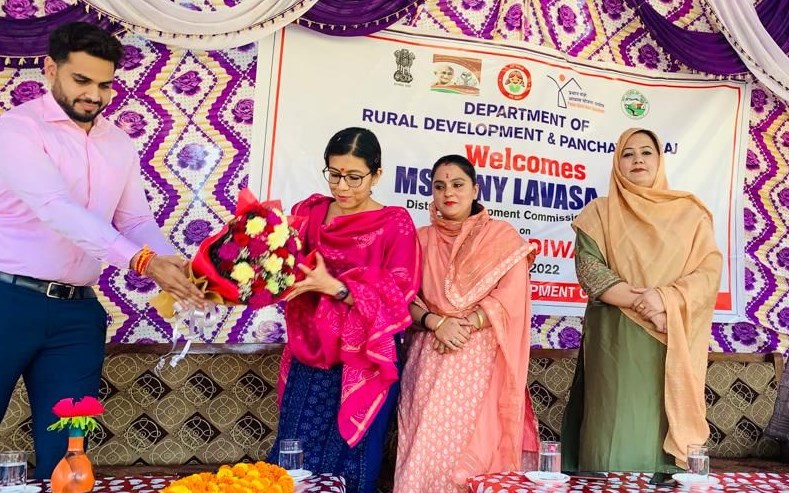 DC Jammu listens to people’s issues at Block Diwas meeting in Dansal