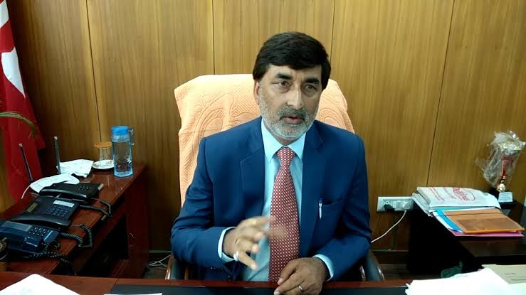 DC Kishtwar abolishes contract system in FCS&CA department for carrying food grains 