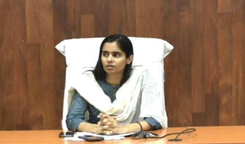 DDC Reasi stresses accelerated action; withholds salaries of 4 JEs for Poor performance