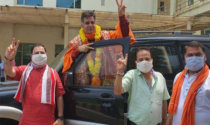 J&K UT BJP President Ravinder Raina recovered from Corona and discharged from Naryana Hospital.