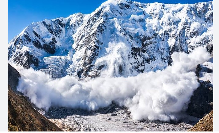JKDMA Issues Avalanche Warning for 12 Districts in Upcoming 24 Hours