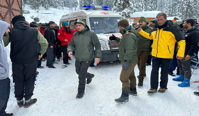 J&K: Massive avalanche in a skiing resort in Gulmarg; 2 foreign nationals dead, 19 rescued