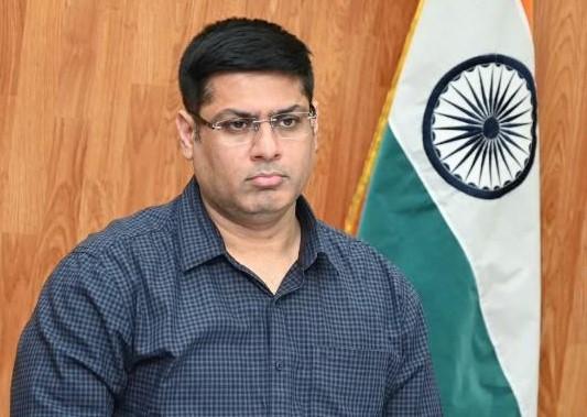 Div Com Jammu reviews winter preparedness, directs departments to ensure timely arrangements