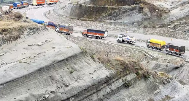 Jammu-Srinagar National Highway closed for 2nd day