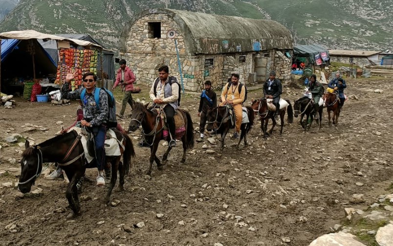 Amarnath Yatra Restored: 12th batch of 4026 pilgrims leaves from Jammu