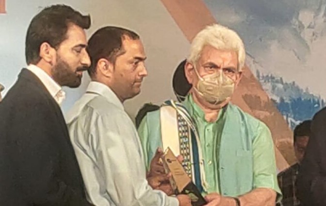 LG Confers Awards To Various Individuals; Dr Abid Jan Awarded ‘Best Men’s Health Expert Doctor Of J&K’