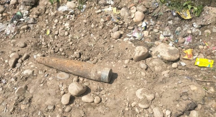 J-K: Two rusted mortar shells found along IB in Jammu, Samba