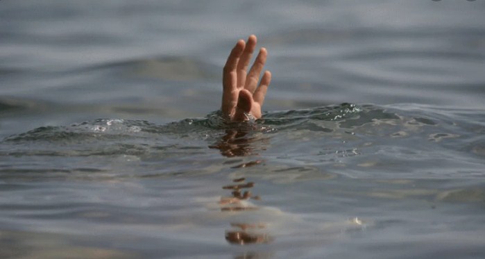 Police Foils Suicide Bid From An Lady In Srinagar