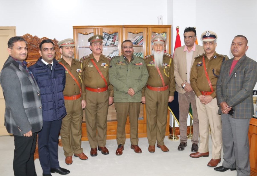 DGP J&K decorates newly promoted DIG, Inspectors & SI